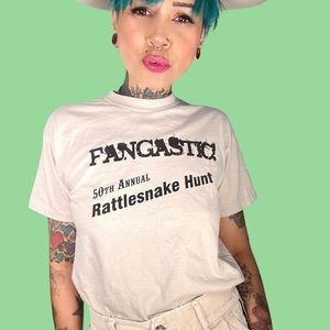 Hanes Beefy tee beige vintage graphic tee 🐍